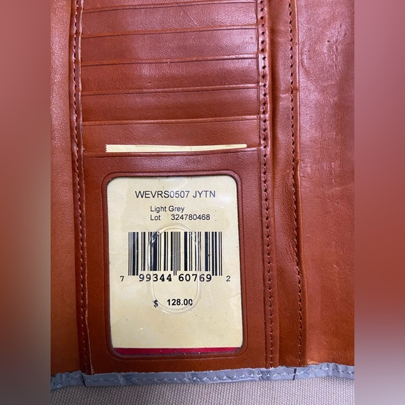 NWT Dooney & Bourke Croc- Embossed Leather Light Grey Wallet Gold Tone Hardware - Picture 8 of 15